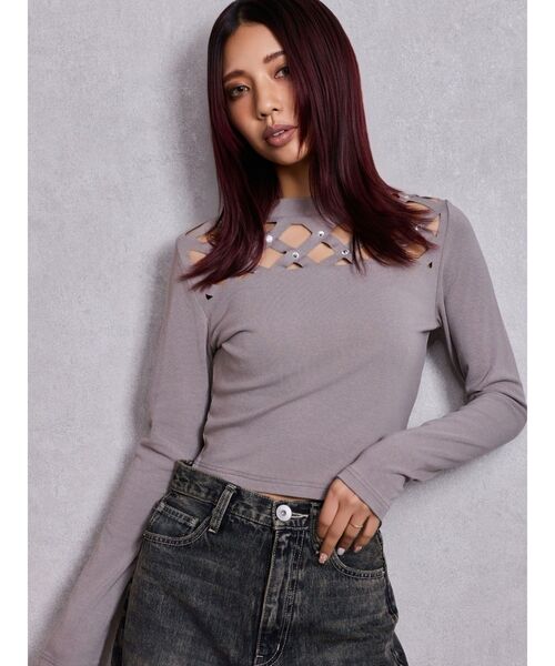 GYDA（ジェイダ）の「latticeカット bijouトップス（Tシャツ/カットソー・レディース・ブラック/グレー・FREE）」の2枚目の写真
