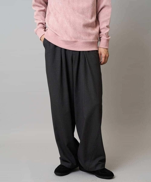 a.v.v(アーヴェヴェ)の「【毛玉になりにくい/ストレッチ】ツイルストレッチ切替オーバーパンツ【洗濯機で洗える】(その他パンツ・メンズ・ブラック/チャコールグレー・48/46)」の1枚目の写真
