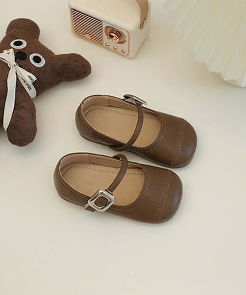 aimoha(アイモハ)の「【aimoha-KIDS-】キッズ ラウンドトゥストラップシューズ(バレエシューズ・キッズ・オフホワイト/シルバー/ブラウン/ワインレッド・19/19.5/20.5/21/21.5/22.5)」の10枚目の写真