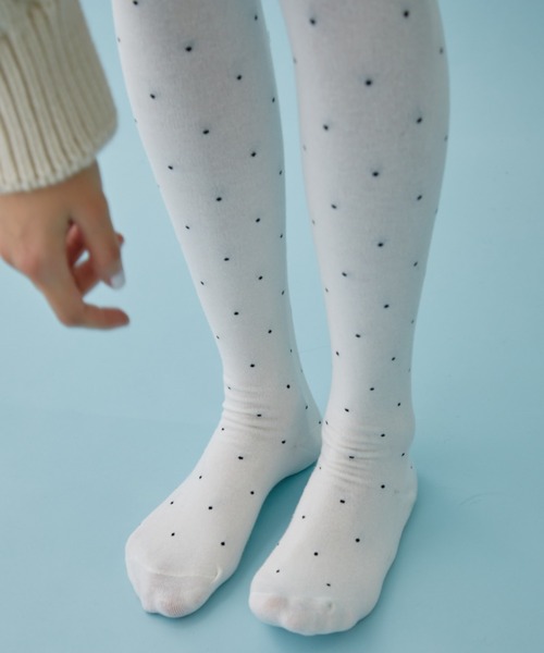FUULLY STUDIO（フーリィーステューディオ）の「ピンドットタイツ（タイツ/ストッキング・レディース・チャコールグレー/アイボリー・FREE）」の2枚目の写真