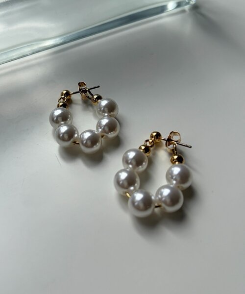 Chez toi(シェトワ)の「フープ小パールピアス(ピアス(両耳用)・レディース・シルバー/ゴールド・FREE)」の2枚目の写真