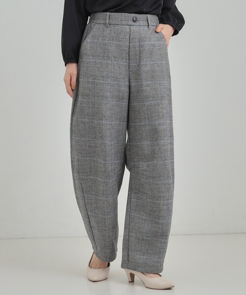 DRESKIP（ドレスキップ）の「【あったか】クラシカルなチェック柄 裏起毛カーブパンツ（その他パンツ・レディース・グレー系1/ベージュ系1・01/02/03/04）」の2枚目の写真