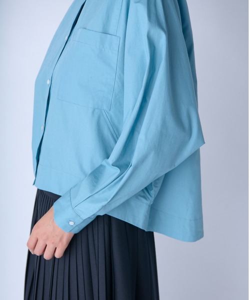 c/est（シーエ）の「【 c/est / シーエ 】 ANITA -SHORT SHIRTS-  / ショート丈シャツ  2436008  API（シャツ/ブラウス・レディース・ブラック/サックスブルー/オフホワイト・FREE）」の8枚目の写真