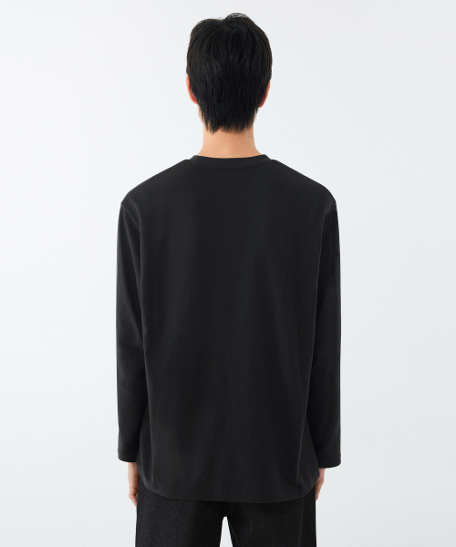 MUSINSA STANDARD（ムシンサスタンダード）の「[ヒートタンダード] クルーネック長袖Tシャツ [ブラック]（Tシャツ/カットソー・メンズ・その他・SMALL/MEDIUM/LARGE/X-LARGE/XX-LARGE/XXX-LARGE）」の3枚目の写真