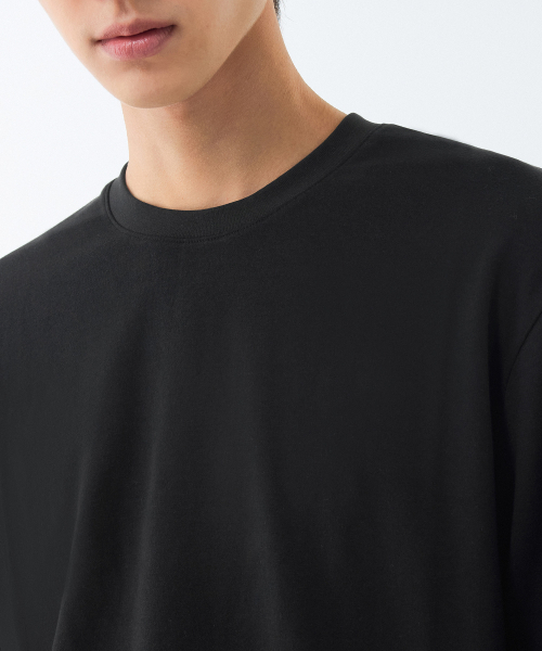 MUSINSA STANDARD（ムシンサスタンダード）の「[ヒートタンダード] クルーネック長袖Tシャツ [ブラック]（Tシャツ/カットソー・メンズ・その他・SMALL/MEDIUM/LARGE/X-LARGE/XX-LARGE/XXX-LARGE）」の4枚目の写真