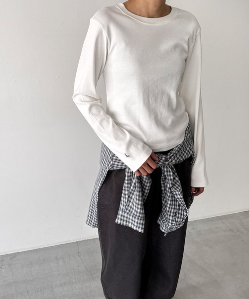 CANAL JEAN（キャナルジーン）の「HARING　袖刺繍ロンT（Tシャツ/カットソー・レディース・ホワイト/オートミール/ネイビー・ONE SIZE）」の2枚目の写真