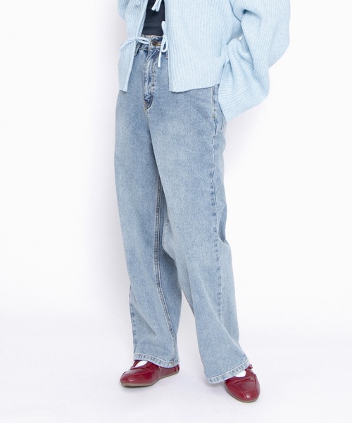 PUNYUS（プニュズ）の「レギュラーデニムパンツ（デニムパンツ・レディース・ブラック/ライトブルー・2/1/5/4/3）」の2枚目の写真