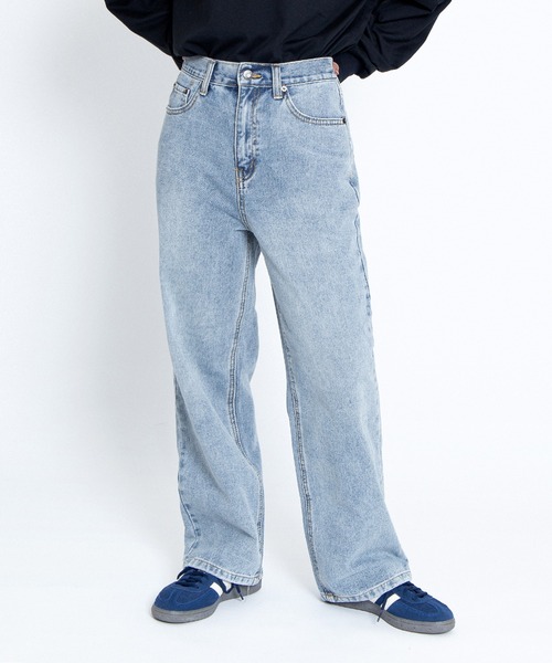 PUNYUS（プニュズ）の「レギュラーデニムパンツ（デニムパンツ・レディース・ブラック/ライトブルー・2/1/5/4/3）」の16枚目の写真