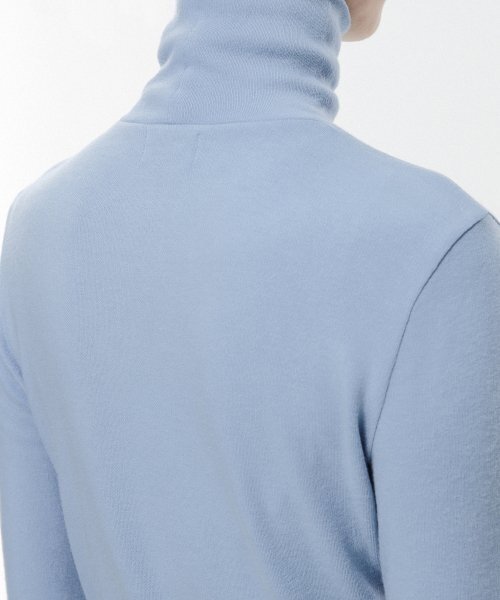 MUSINSA STANDARD WOMAN（ムシンサスタンダードウーマン）の「[ヒートタンダード] ウィメンズ薄起毛スリムタートルネック長袖Tシャツ [スカイブルー]（Tシャツ/カットソー・レディース・その他・SMALL/MEDIUM/LARGE/X-SMALL）」の4枚目の写真