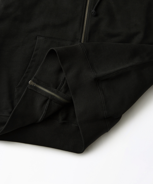 OUTSTANDING（アウトスタンディング）の「AUTHENTIC COMFORT HOOD ZIP SWEAT_BLACK（パーカー・メンズ・その他・MEDIUM/LARGE/X-LARGE）」の2枚目の写真