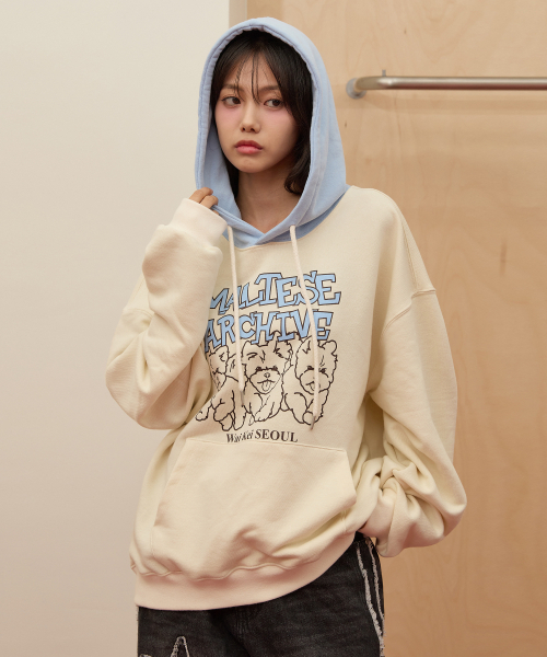 WaiKei(ワイケイ)の「マルチーズアーカイブライングラフィックツートンフードTシャツアイボリー(パーカー・レディース・その他・2/1)」の6枚目の写真