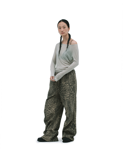DEFGARMENTS（デフグラメンツ）の「LEOPARD SWEAT PANTS [BROWN]（その他パンツ・レディース・その他・SMALL/MEDIUM/LARGE）」の3枚目の写真