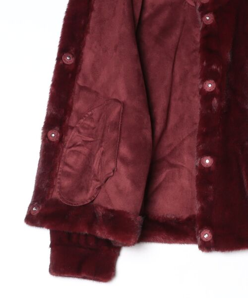 Guess（ゲス）の「LUNA Faux Fur Jacket アウター ジャケット （その他アウター・レディース・ブラック/ワインレッド・X-SMALL/MEDIUM/LARGE/SMALL）」の11枚目の写真