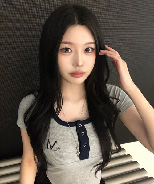 MUCENT(ムセント)の「カラー ポップ 配色 ボタン クロップ リブ 半袖 Tシャツ (3カラー)(Tシャツ/カットソー・レディース・ブラック/グレー/ダークブラウン・FREE)」の7枚目の写真