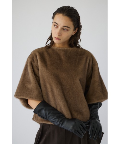RIM.ARK(リムアーク)の「Square fur tops スクエアファートップス(Tシャツ/カットソー・レディース・ベージュ/グレー・FREE)」の3枚目の写真