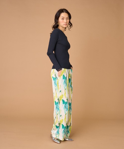 INED(イネド)の「綿シルク シアードッキングリブニット(ニット/セーター・レディース・ブルー/オフホワイト/イエロー/ダークネイビー・11号/9号)」の15枚目の写真