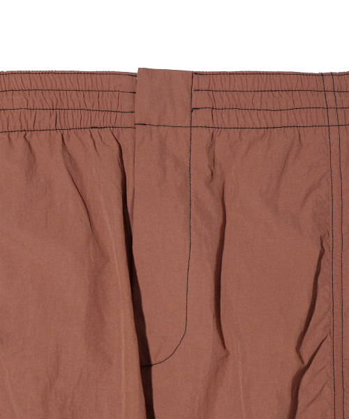 CRITIC（クリティック）の「GLOSSY CARGO PANTS BROWN（スウェットパンツ・レディース・その他・LARGE/MEDIUM/X-LARGE）」の3枚目の写真