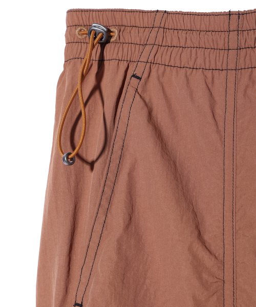 CRITIC（クリティック）の「GLOSSY CARGO PANTS BROWN（スウェットパンツ・レディース・その他・LARGE/MEDIUM/X-LARGE）」の7枚目の写真