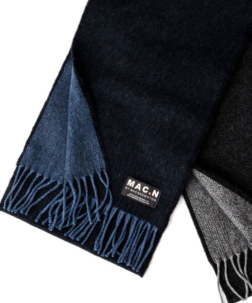 NOLLEY’S(ノーリーズ)の「【MAC.N/マックエヌ】Lambswool Dual Scarf 25(ストール/ショール・メンズ・チャコールグレー/ネイビー・FREE)」の1枚目の写真