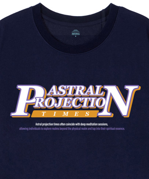 ASTRAL PROJECTION（アストラルプロジェクション）の「[オーバーフィット]ピアンタイムズ13睡眠ラウンドネック半袖Tシャツ_ネイビー（Tシャツ/カットソー・メンズ・その他・LARGE/MEDIUM/X-LARGE/XX-LARGE）」の2枚目の写真