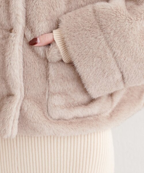 natural couture（ナチュラルクチュール）の「フェイクファーショートコート（その他アウター・レディース・ピンク/ブラウン/グレイッシュベージュ・FREE）」の5枚目の写真