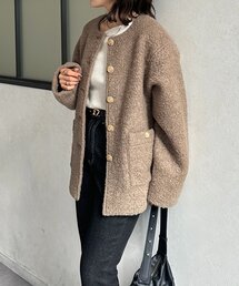 Thevon（ゼボン）の「GOLDボタンノーカラーボアジャケット（ノーカラージャケット）」