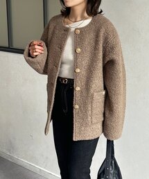 Thevon（ゼボン）の「GOLDボタンノーカラーボアジャケット（ノーカラージャケット）」