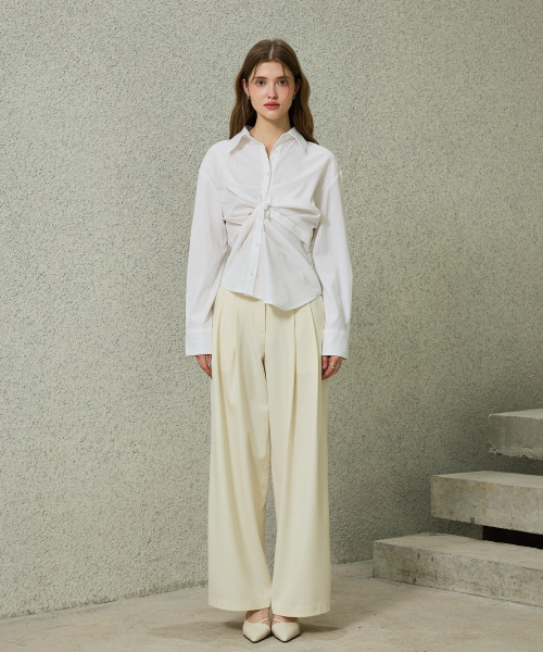 ARI(アリ)の「TOMO WIDE SLACKS / IVORY(スラックス・レディース・アイボリー・SMALL/MEDIUM)」の2枚目の写真