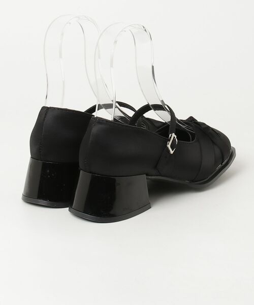 Per sist ence(パーシエンス)の「サテンリボンストラップパンプス(パンプス・レディース・シルバー/アイボリー/ブラック・MEDIUM/LARGE)」の4枚目の写真