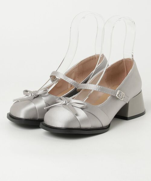 Per sist ence(パーシエンス)の「サテンリボンストラップパンプス(パンプス・レディース・シルバー/アイボリー/ブラック・MEDIUM/LARGE)」の8枚目の写真
