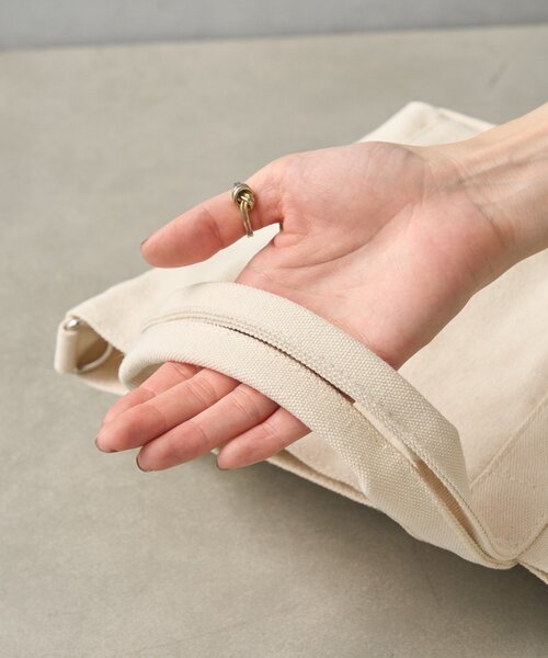 BIRTHDAY BAR(バースデイバー)の「≪BIRTHDAY BARオリジナル≫【B-DAY DONUTS】キャンバス2WAYミニトートバッグ(ショルダーバッグ・レディース・アイボリー/ブラック・0)」の22枚目の写真