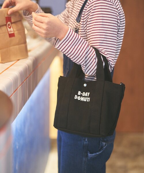 BIRTHDAY BAR(バースデイバー)の「≪BIRTHDAY BARオリジナル≫【B-DAY DONUTS】キャンバス2WAYミニトートバッグ(ショルダーバッグ・レディース・アイボリー/ブラック・0)」の7枚目の写真