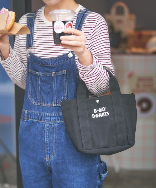 BIRTHDAY BAR(バースデイバー)の「≪BIRTHDAY BARオリジナル≫【B-DAY DONUTS】キャンバス2WAYミニトートバッグ(ショルダーバッグ・レディース・アイボリー/ブラック・0)」の8枚目の写真
