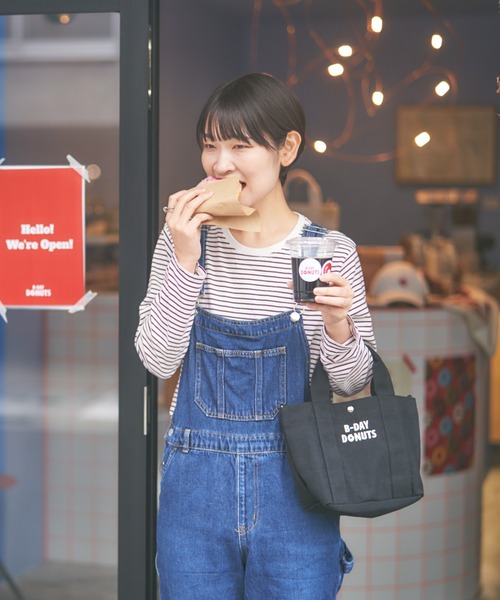 BIRTHDAY BAR(バースデイバー)の「≪BIRTHDAY BARオリジナル≫【B-DAY DONUTS】キャンバス2WAYミニトートバッグ(ショルダーバッグ・レディース・アイボリー/ブラック・0)」の9枚目の写真