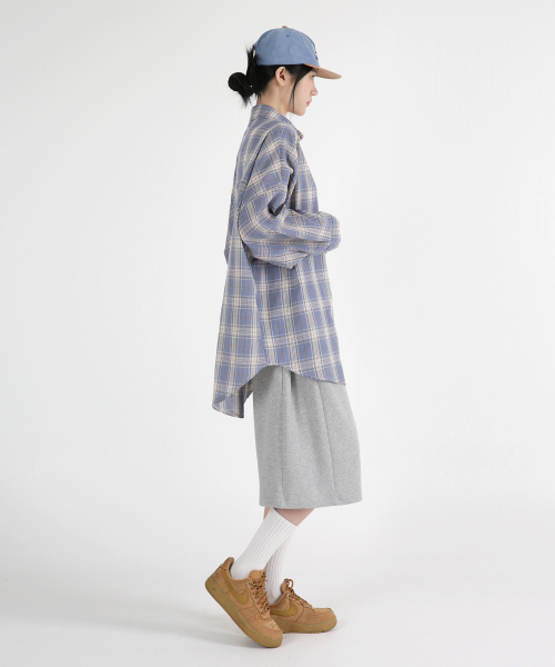 UMM(ウム)の「レディースポケットオーバーサイズチェックシャツ2カラー(シャツ/ブラウス・レディース・スカイブルー/チャコール・F)」の4枚目の写真