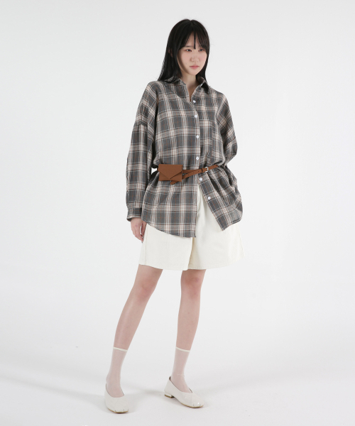 UMM(ウム)の「レディースポケットオーバーサイズチェックシャツ2カラー(シャツ/ブラウス・レディース・スカイブルー/チャコール・F)」の9枚目の写真
