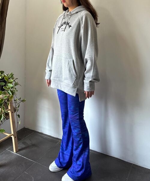 KATRINA K(カトリーナケイ)の「オーバーサイズ立体ロゴ切替フードパーカー-ブラック(パーカー・レディース・ブラック・FREE)」の7枚目の写真