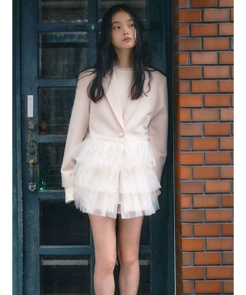 CALNAMUR（カルナムール）の「チュールティアードジャケット（テーラードジャケット・レディース・グレー/アイボリー・FREE）」の2枚目の写真