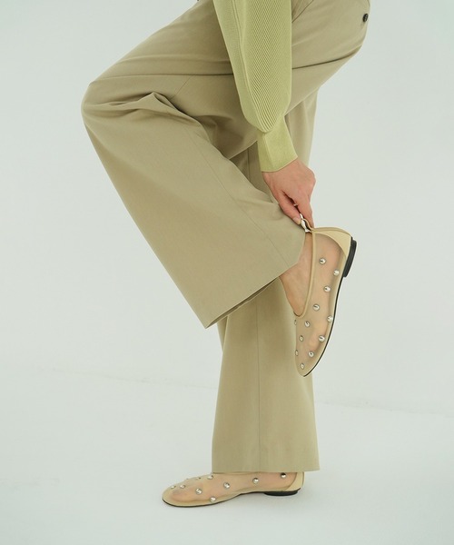 CLANE（クラネ）の「STUDDED MESH FLAT SHOES（パンプス・レディース・ベージュ/ブラック・36/37/38）」の5枚目の写真