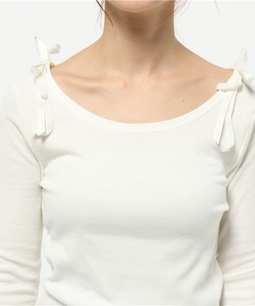 one after another NICE CLAUP(ワンアフターアナザーナイスクラップ)の「【ナイスクラップ】肩リボンテレコ長袖Tシャツ(Tシャツ/カットソー・レディース・アイボリー/ライトグレー/ラベンダー/ネイビー/ブラック・FREE)」の9枚目の写真