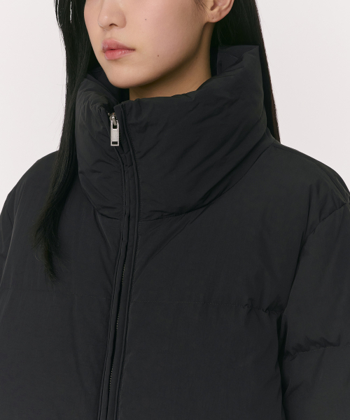 MUSINSA STANDARD WOMAN（ムシンサスタンダードウーマン）の「ウィメンズハイネックミニマルロングダウンパーカー[ブラック]（ダウンジャケット/コート・レディース・その他・SMALL/MEDIUM/LARGE/X-SMALL）」の3枚目の写真