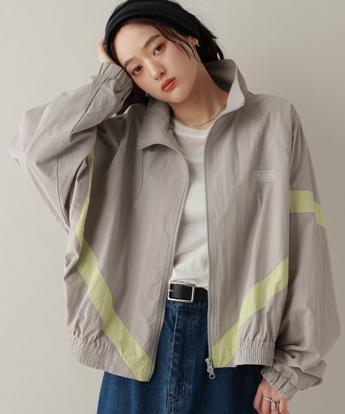 RAGEBLUE（レイジブルー）の「選べるシルエット/スタンドネックナイロンブルゾン（ブルゾン・レディース・ネイビー/オフホワイト/ライトグレー・MEDIUM/LARGE）」の2枚目の写真