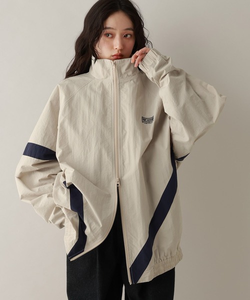 RAGEBLUE（レイジブルー）の「選べるシルエット/スタンドネックナイロンブルゾン（ブルゾン・レディース・ネイビー/オフホワイト/ライトグレー・MEDIUM/LARGE）」の4枚目の写真