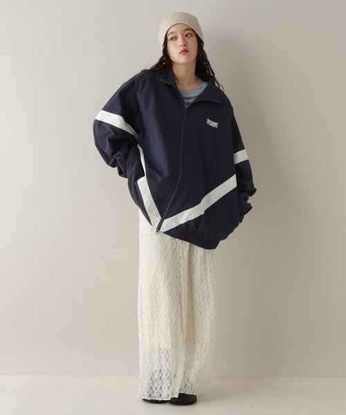 RAGEBLUE（レイジブルー）の「選べるシルエット/スタンドネックナイロンブルゾン（ブルゾン・レディース・ネイビー/オフホワイト/ライトグレー・MEDIUM/LARGE）」の16枚目の写真