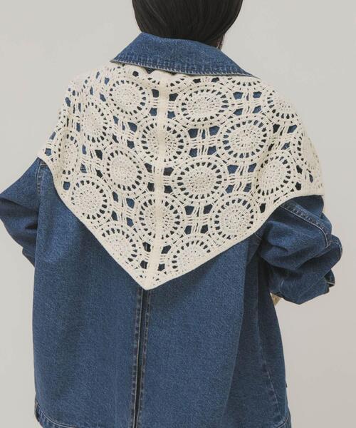 KBF(ケイビーエフ)の「トライアングルクロシェスカーフ(バンダナ/スカーフ・レディース・ダークブラウン/アイボリー・ONE)」の2枚目の写真