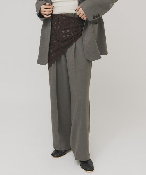 KBF(ケイビーエフ)の「トライアングルクロシェスカーフ(バンダナ/スカーフ・レディース・ダークブラウン/アイボリー・ONE)」の14枚目の写真