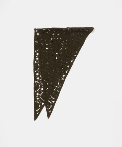 KBF(ケイビーエフ)の「トライアングルクロシェスカーフ(バンダナ/スカーフ・レディース・ダークブラウン/アイボリー・ONE)」の16枚目の写真