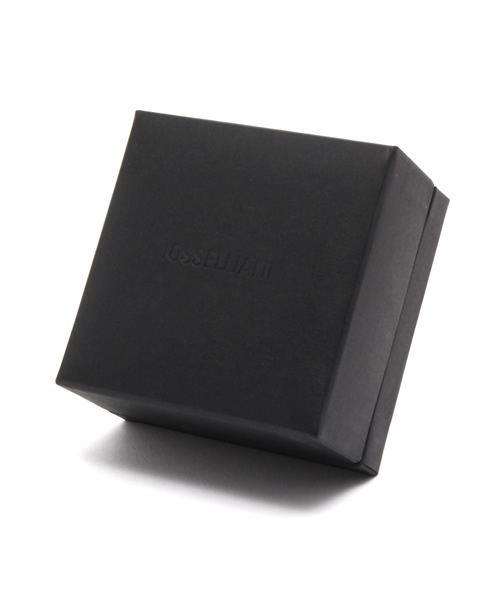 IOSSELLIANI（イオッセリアーニ）の「【IOSSELLIANI】イオッセリアーニ／多連黒石リング（リング・レディース・シルバー・5）」の2枚目の写真