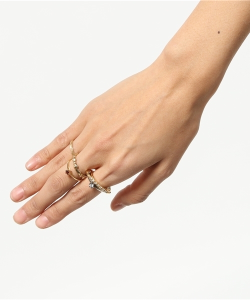 IOSSELLIANI（イオッセリアーニ）の「【IOSSELLIANI】イオッセリアーニ／多連黒石リング（リング・レディース・シルバー・5）」の3枚目の写真