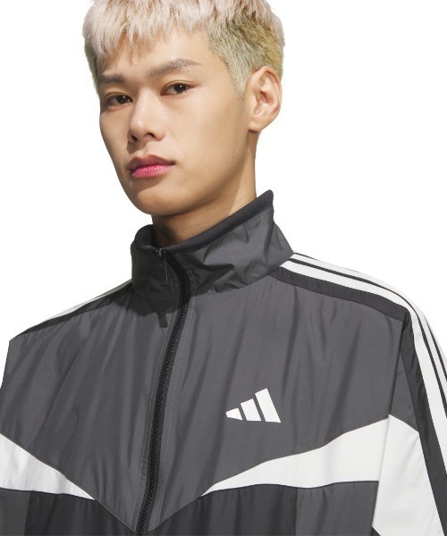 adidas(アディダス)の「アディダス adidas マストハブ ルーズフィット カラー ブロック メッシュライニング ウインドブレーカー ジャケット(ナイロンジャケット・メンズ・グリーン/ダークブルー/ブラック×グレー・M/L/LL)」の9枚目の写真